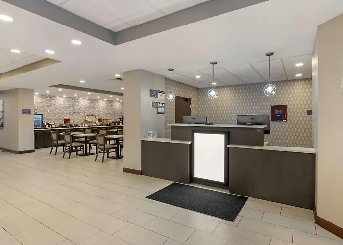 Western Chicago Southland 3* South Holland